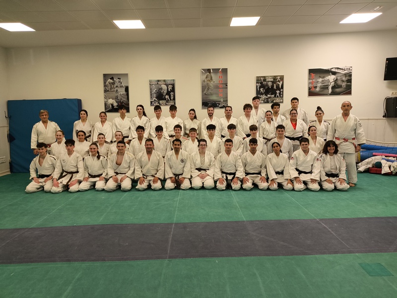 Numerosa participaci&oacute;n en el &uacute;ltimo curso de preparaci&oacute;n para examen de paso de grado de Judo de la temporada. Tudela 17-05-25